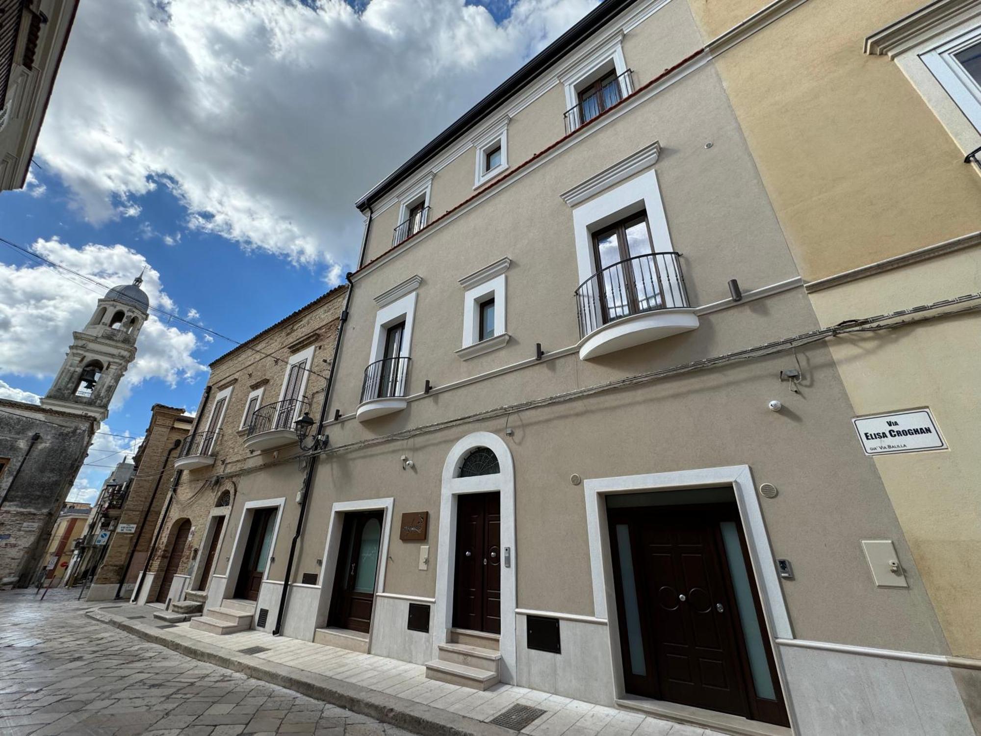 B&B Palazzo Croghan Torremaggiore Екстер'єр фото