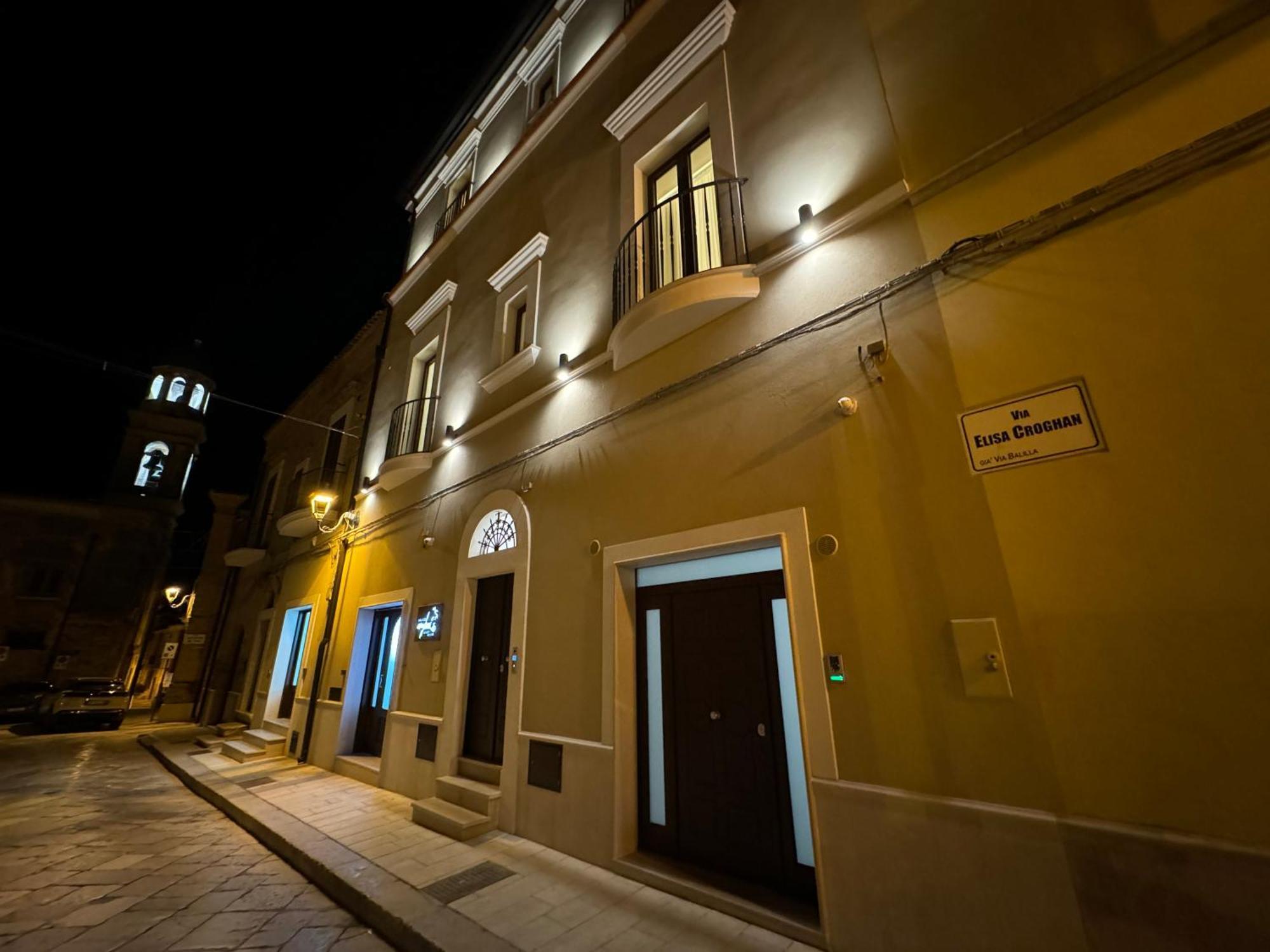 B&B Palazzo Croghan Torremaggiore Екстер'єр фото