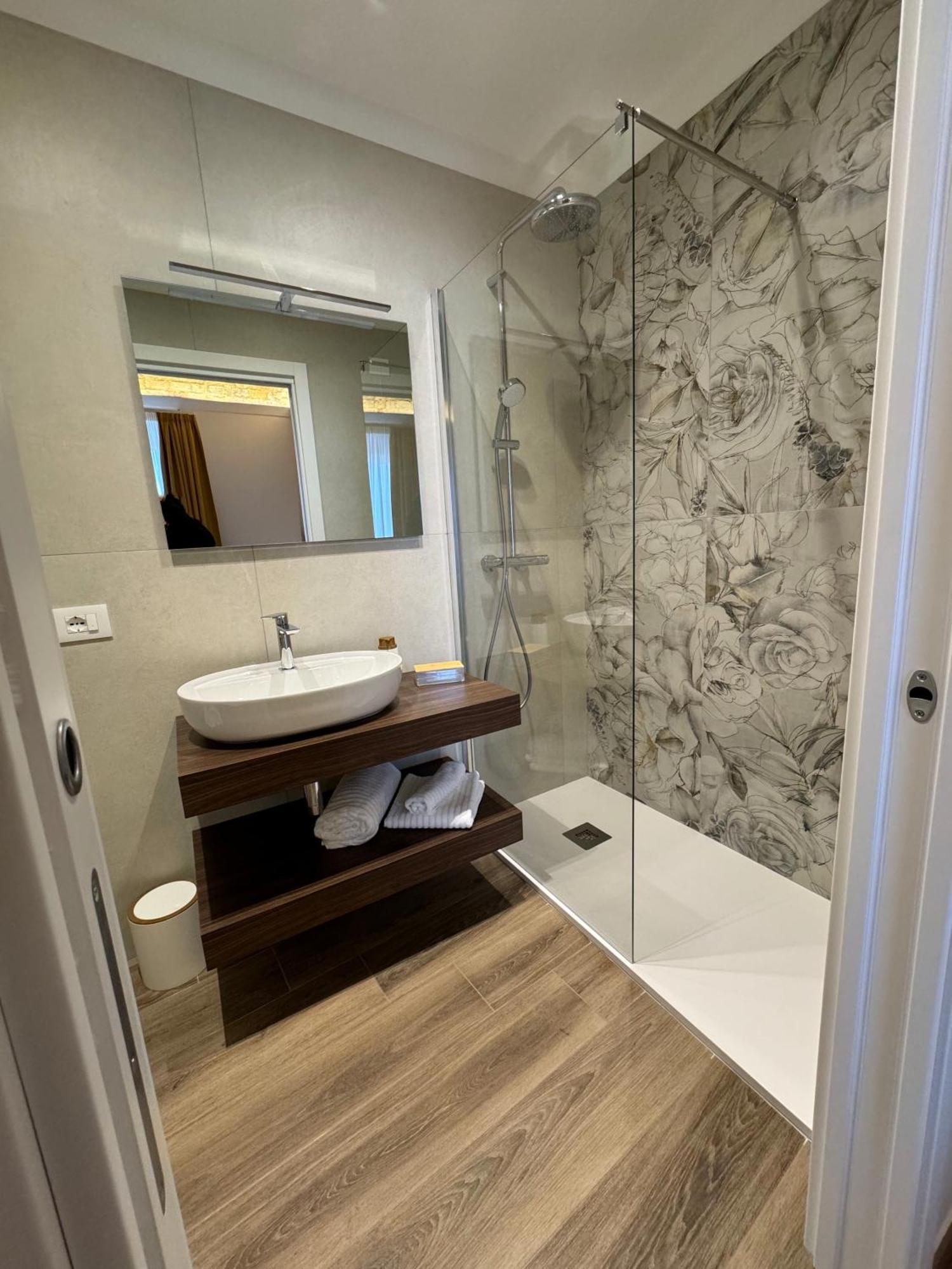 B&B Palazzo Croghan Torremaggiore Екстер'єр фото