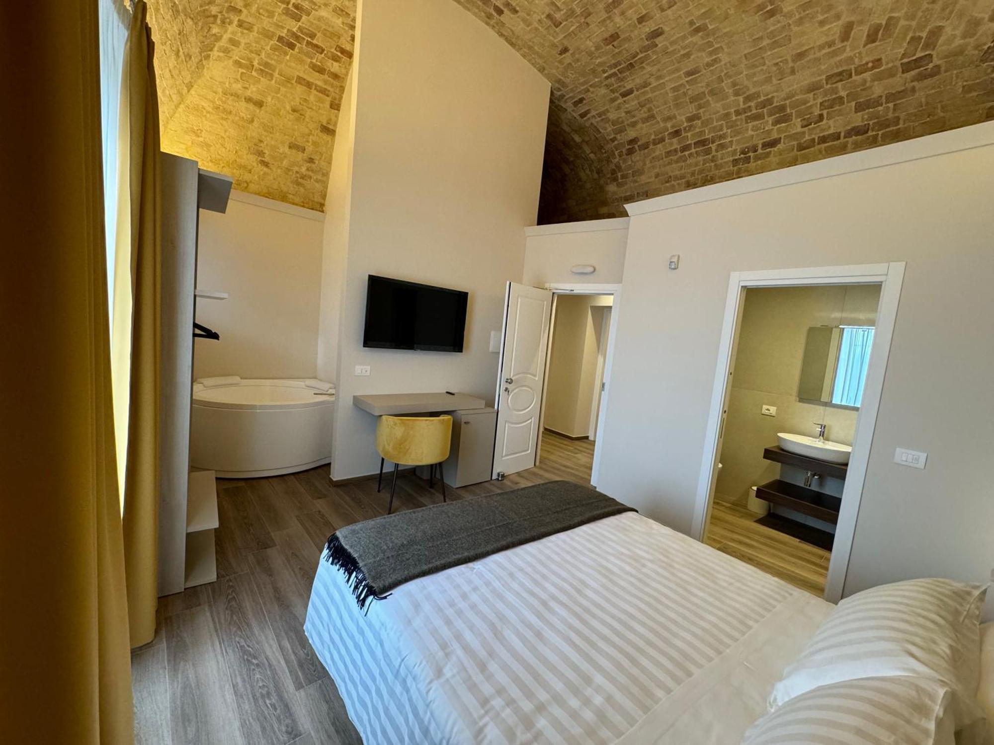 B&B Palazzo Croghan Torremaggiore Екстер'єр фото