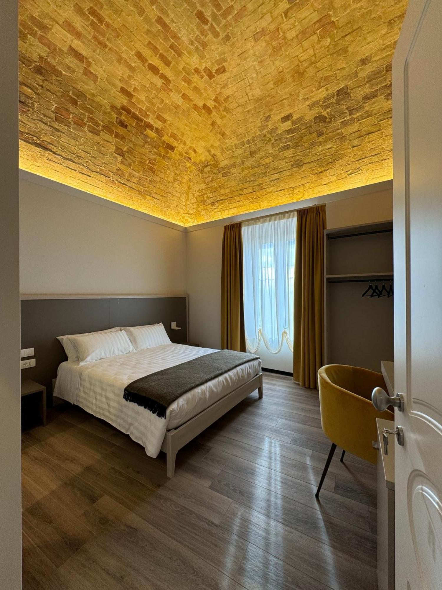 B&B Palazzo Croghan Torremaggiore Екстер'єр фото