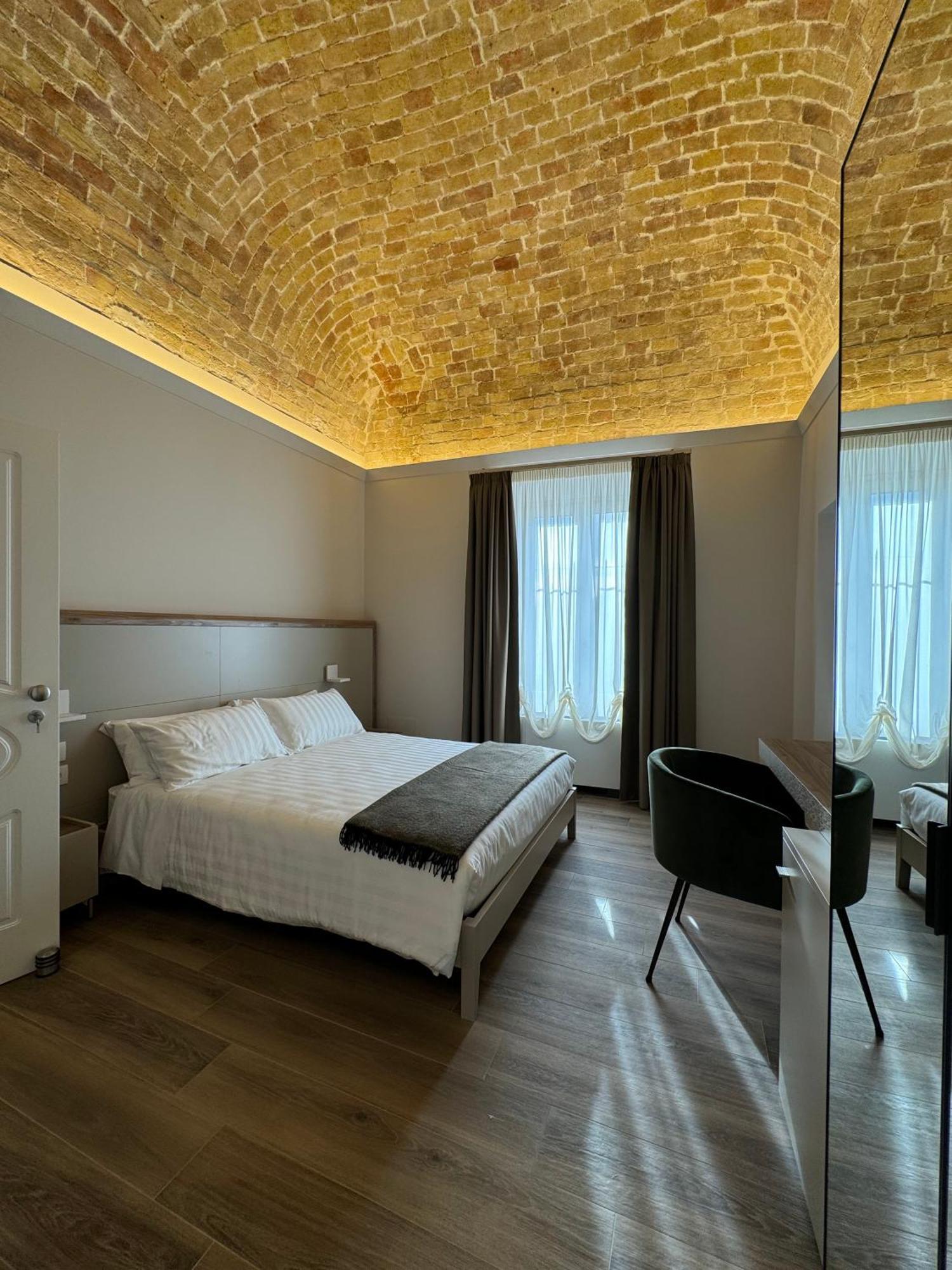 B&B Palazzo Croghan Torremaggiore Екстер'єр фото