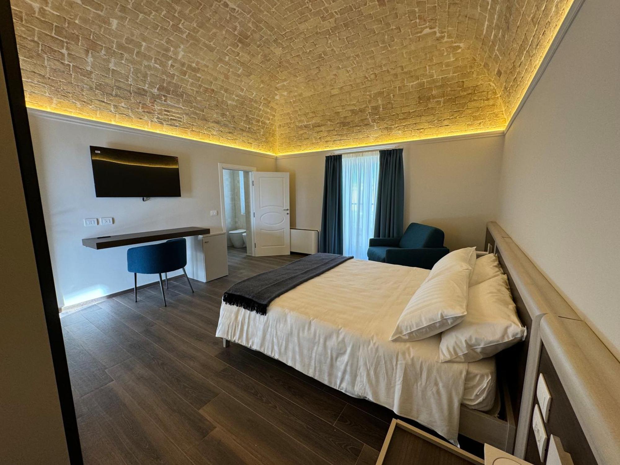 B&B Palazzo Croghan Torremaggiore Екстер'єр фото